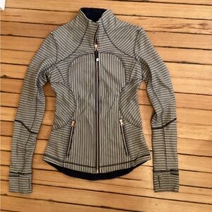 Lululemon Striped Define Jacket Cream/navy Women’s Xs